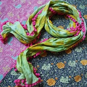 B1G1F NATURAL LIFE pom pom scarf pink green